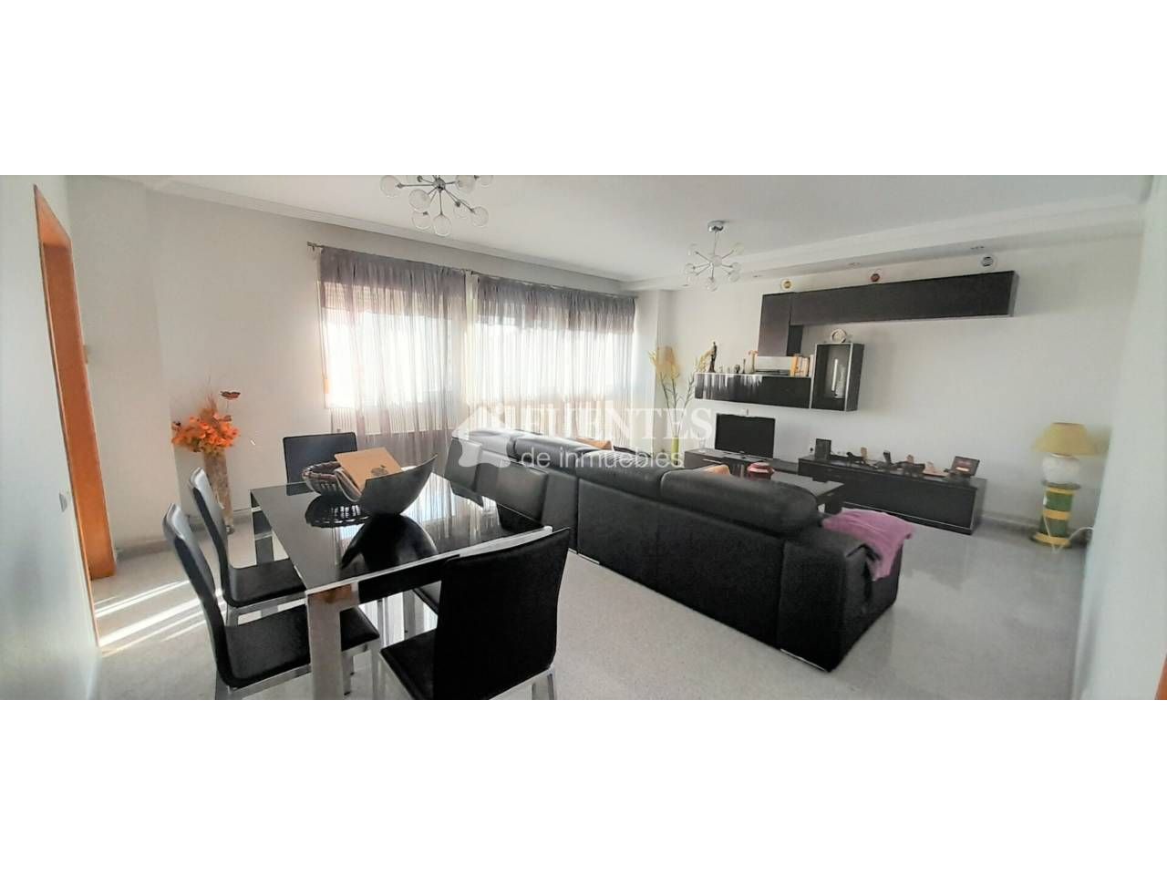 Sala d'estar de Pis en venda en Alicante / Alacant amb Aire condicionat, Calefacció i Piscina comunitària