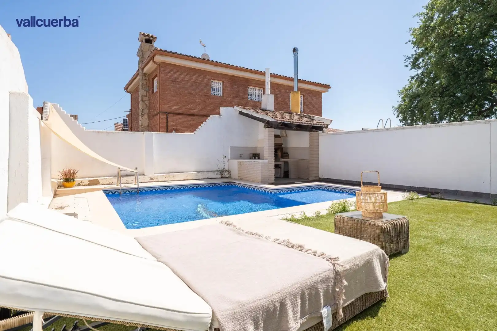 Piscina de Casa adosada en venda en Cambrils amb Aire condicionat, Calefacció i Jardí privat