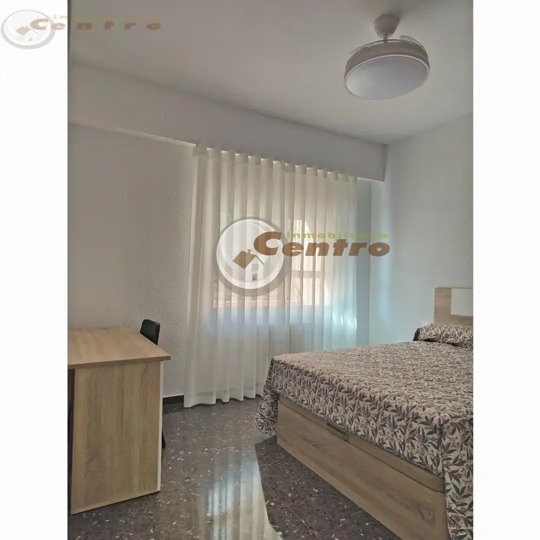 Habitación de Piso de alquiler en Albacete con Calefacción, Amueblado y Balcón