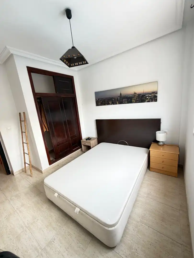 Habitación de Apartamento en venta en Torrevieja con Aire acondicionado, Balcón y Piscina comunitaria