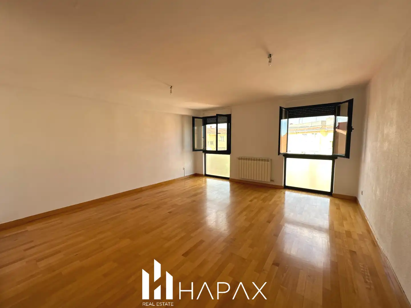 Sala de estar de Piso en venta en Villares de la Reina con Calefacción