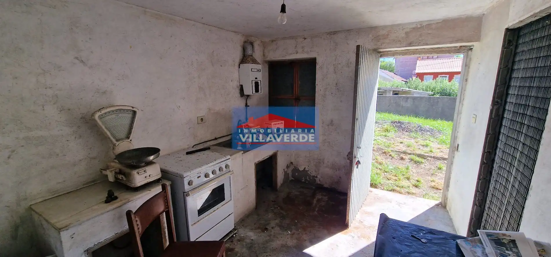 Cuina de Casa o xalet en venda en Cangas 
