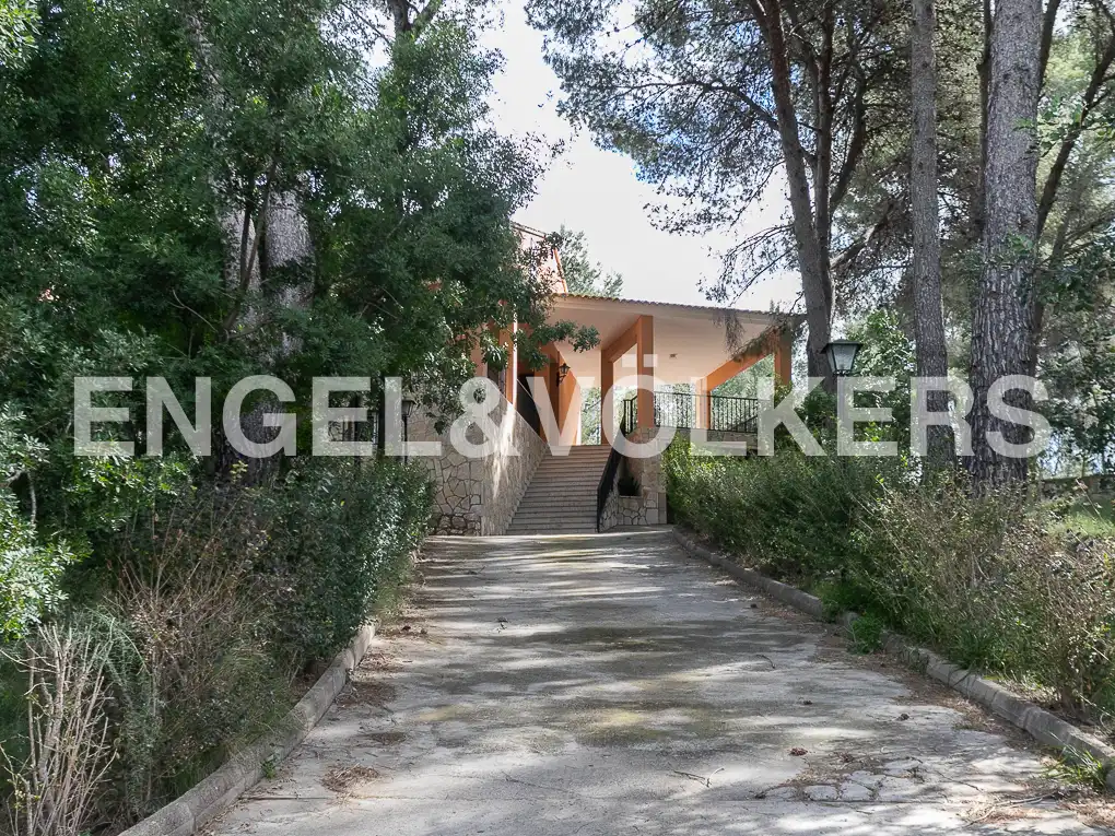 Vista exterior de Casa o xalet en venda en Carcaixent amb Calefacció, Jardí privat i Terrassa