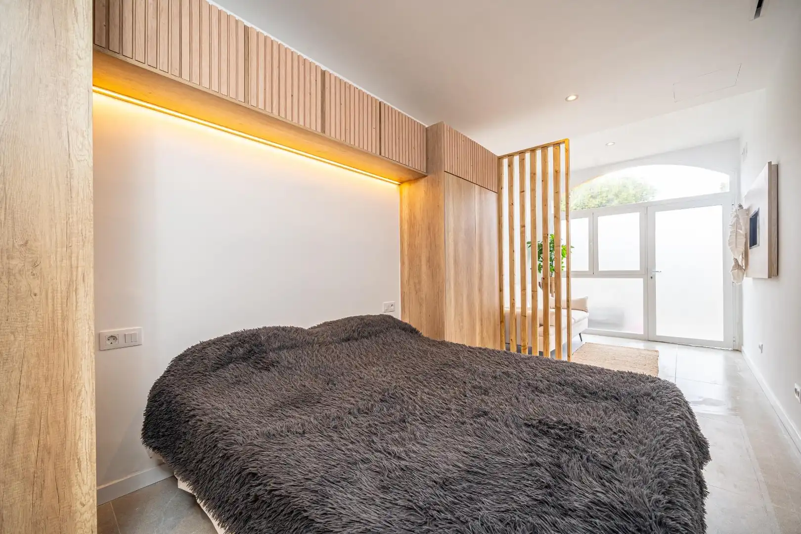 Bedroom of Commercial properties for sale in Calvià  with Air Conditioner and Furnished