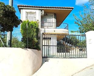 Vista exterior de Casa o xalet en venda en Orihuela amb Piscina