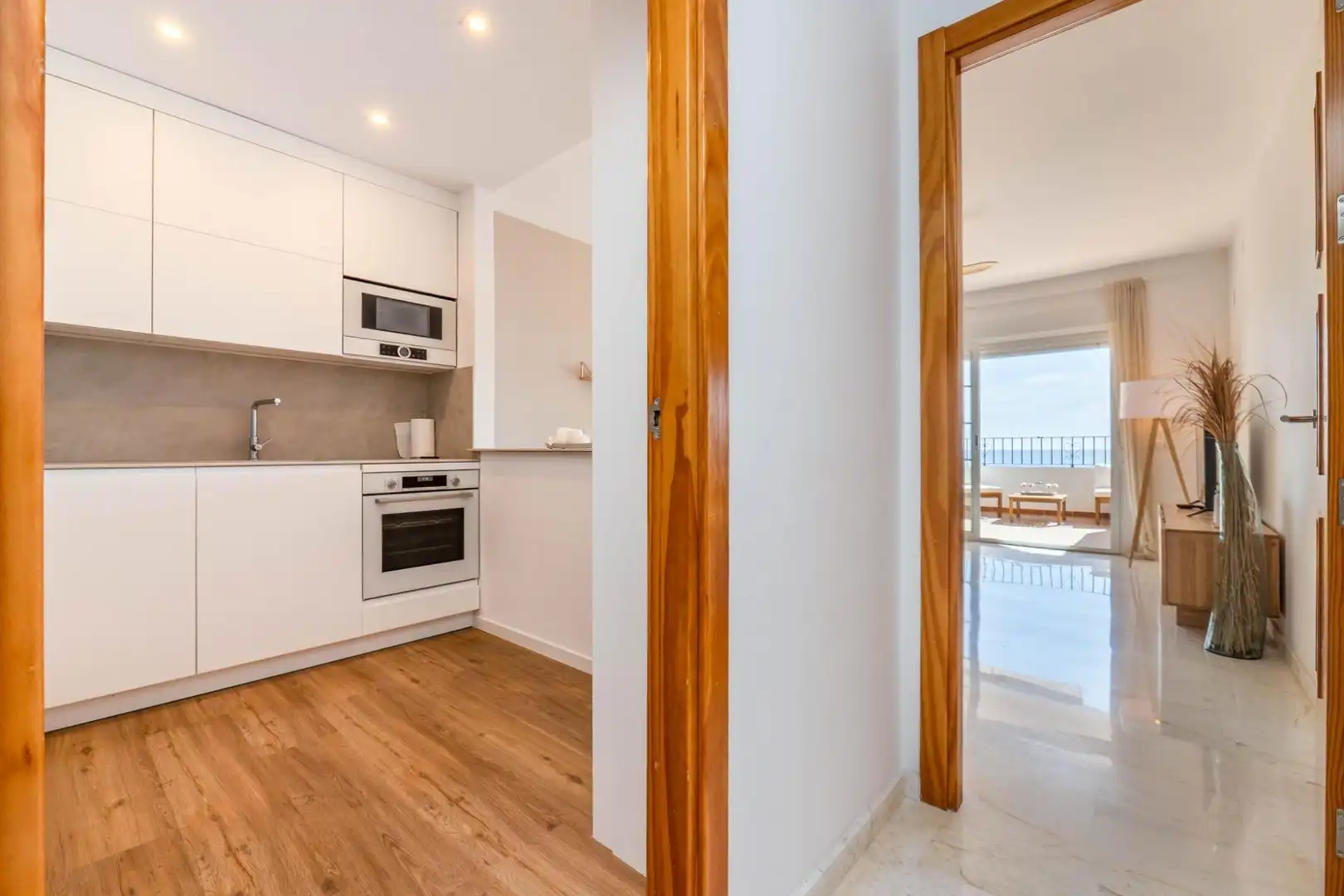 Cocina de Apartamento en venta en Almuñécar con Jardín privado, Terraza y Piscina comunitaria