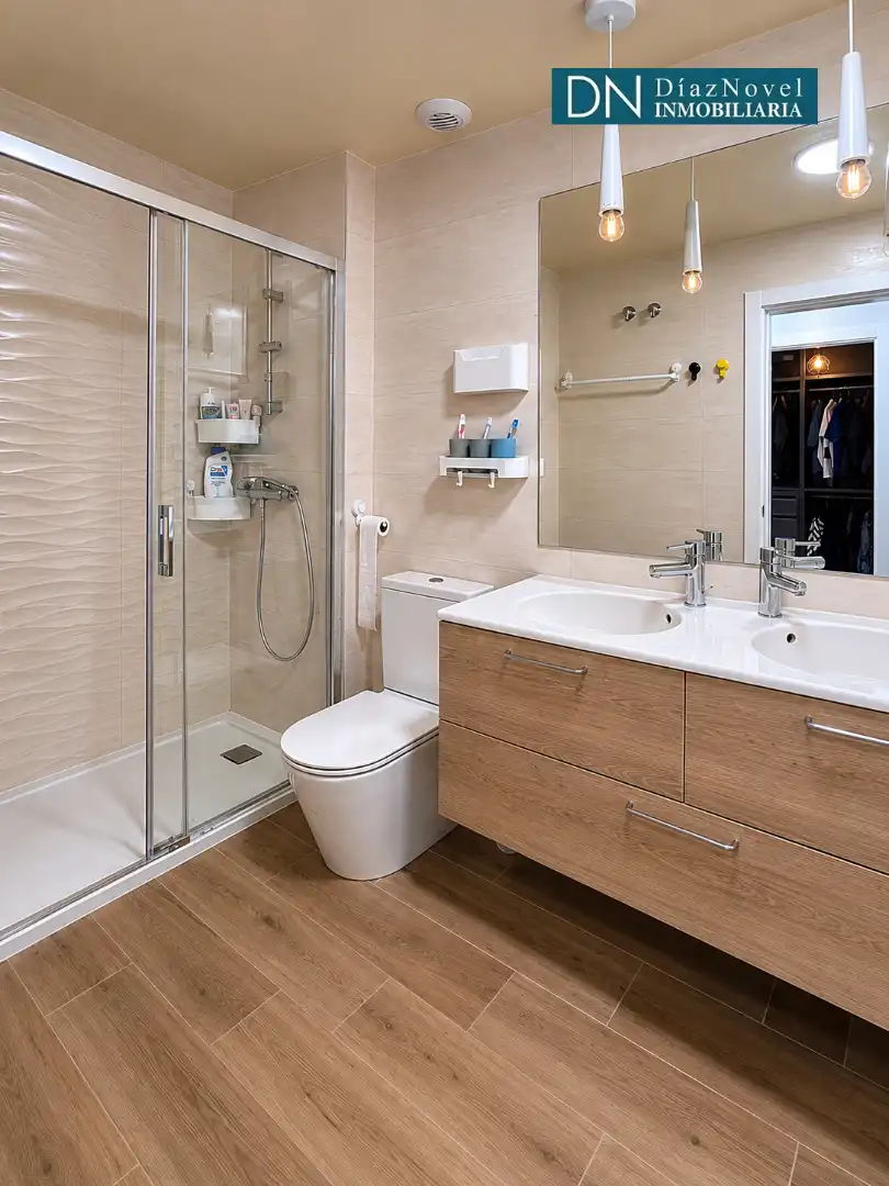 Baño de Ático en venta en Málaga con Aire acondicionado, Calefacción y Terraza