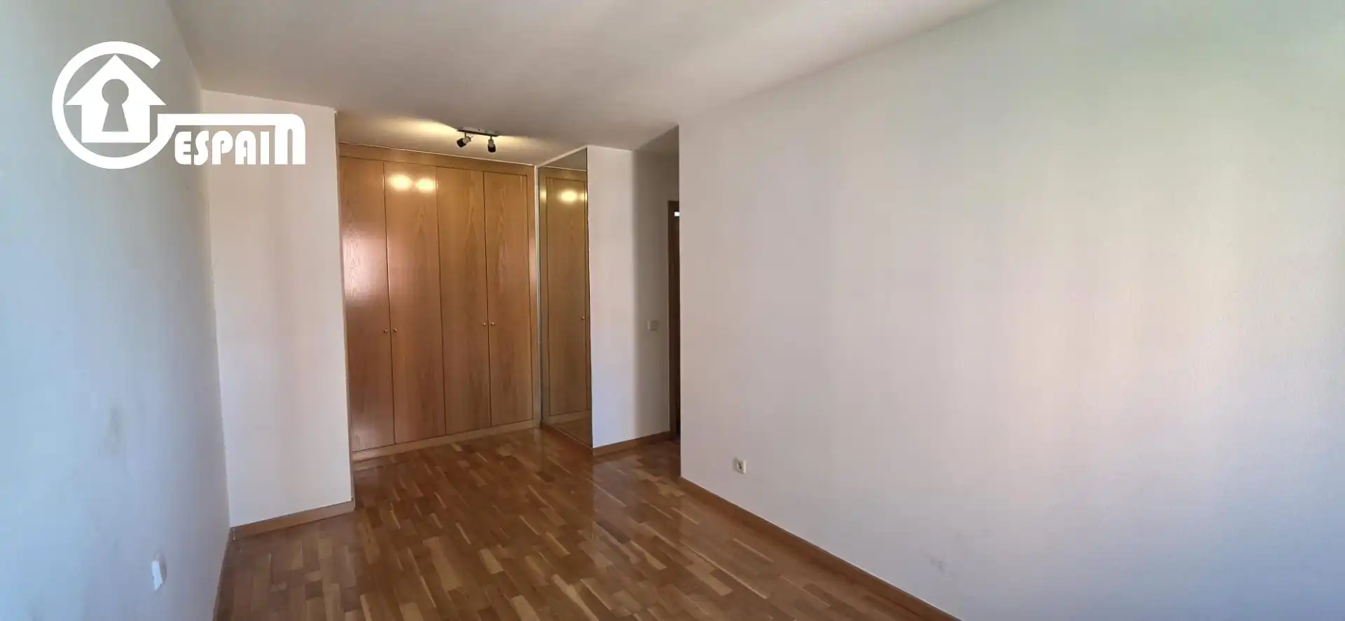 Schlafzimmer von Wohnung zum Verkauf in Madrid mit Klimaanlage, Heizung und Privatgarten