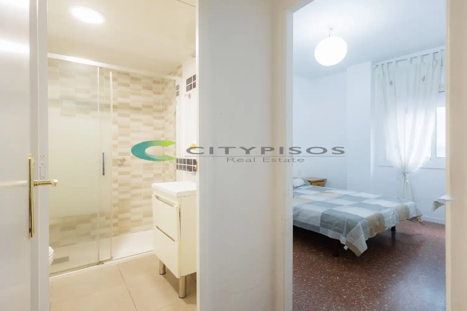 Bedroom of Flat for sale in Barcelona  with Heating, Oven and Balcony