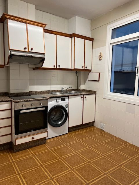 Kitchen of Flat for sale in A Coruña Capital   with Oven and Washing machine