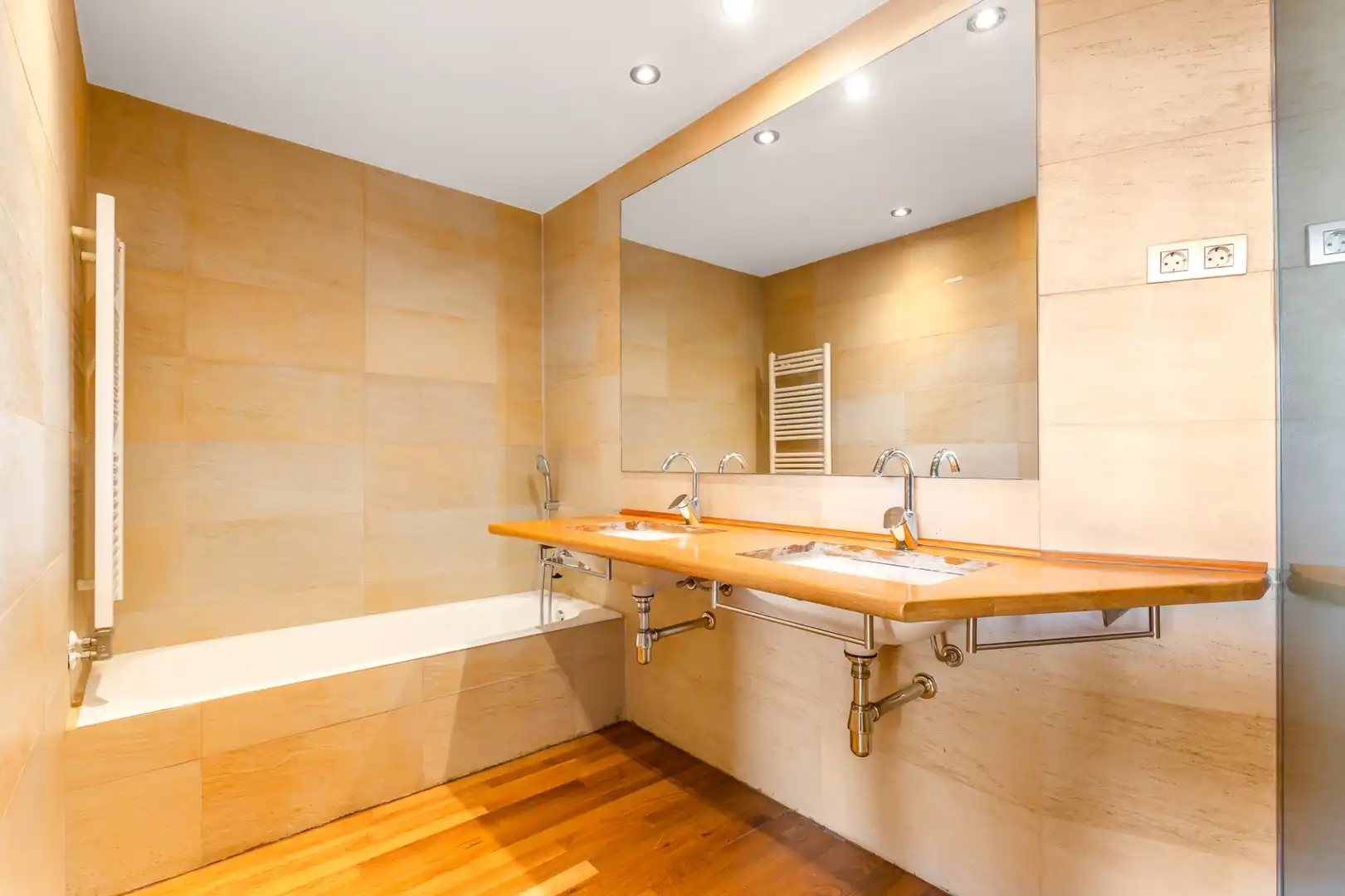 Baño de Ático en venta en Barcelona con Aire acondicionado, Calefacción y Terraza