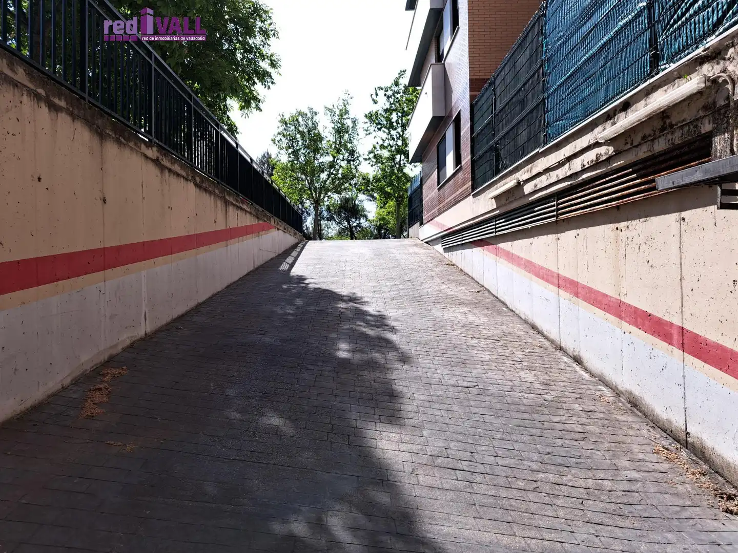 Exterior view of Garage for sale in Valladolid