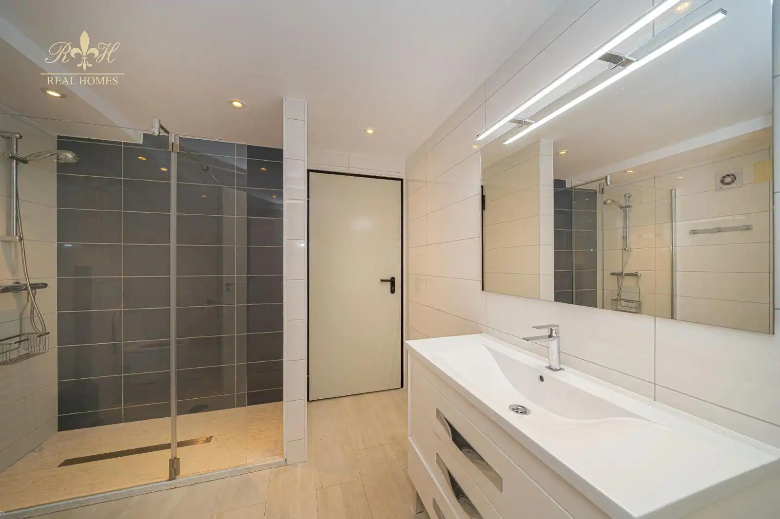 Bathroom of Houses for sale in L'Alfàs del Pi  with Air Conditioner, Terrace and Swimming Pool