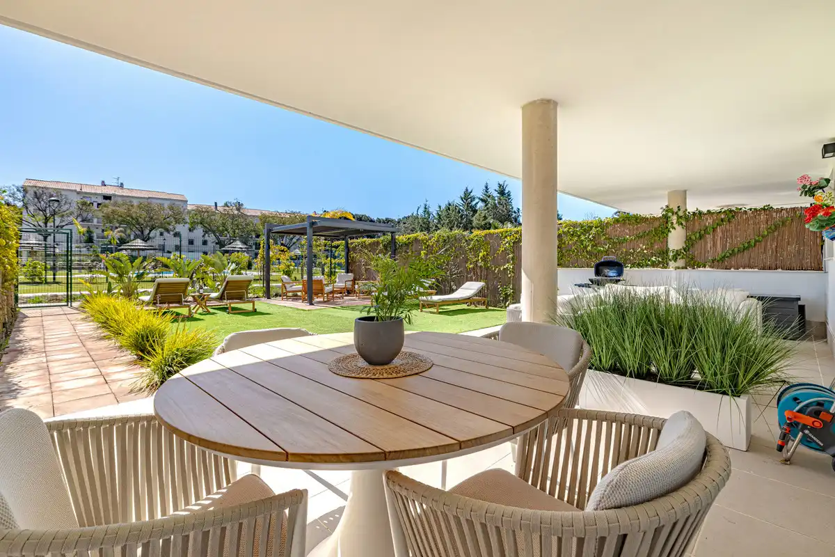 Piso con piscina en venta en Estepona - Estepona,Centro,Calle Alfarnate, imagen 2