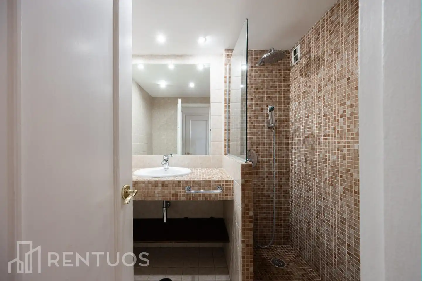 Bathroom of Flat for rent in Majadahonda  with Air Conditioner, Heating and Parquet flooring