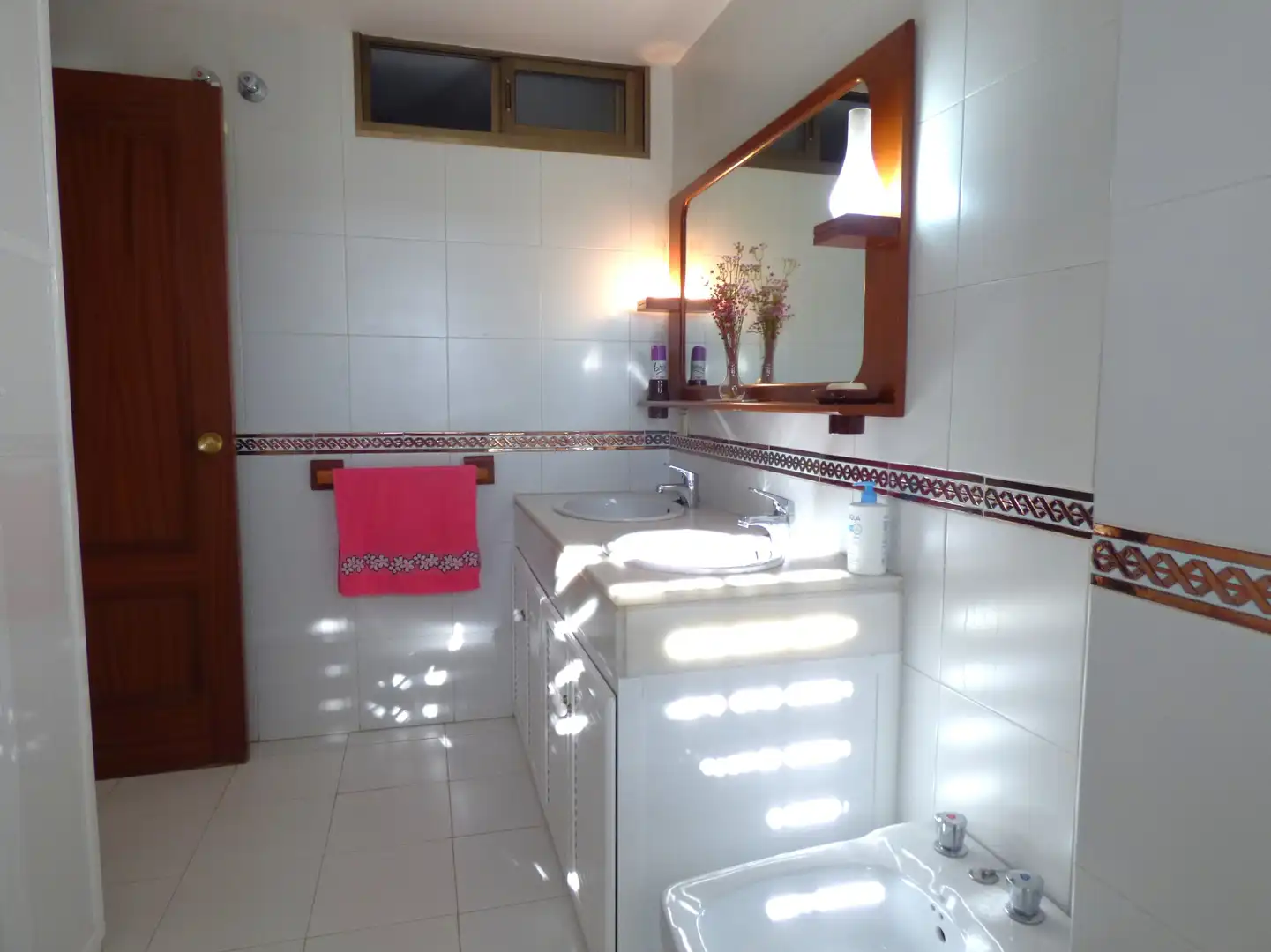 Badezimmer von Dachboden zum Verkauf in Cádiz mit Heizung und Terrasse