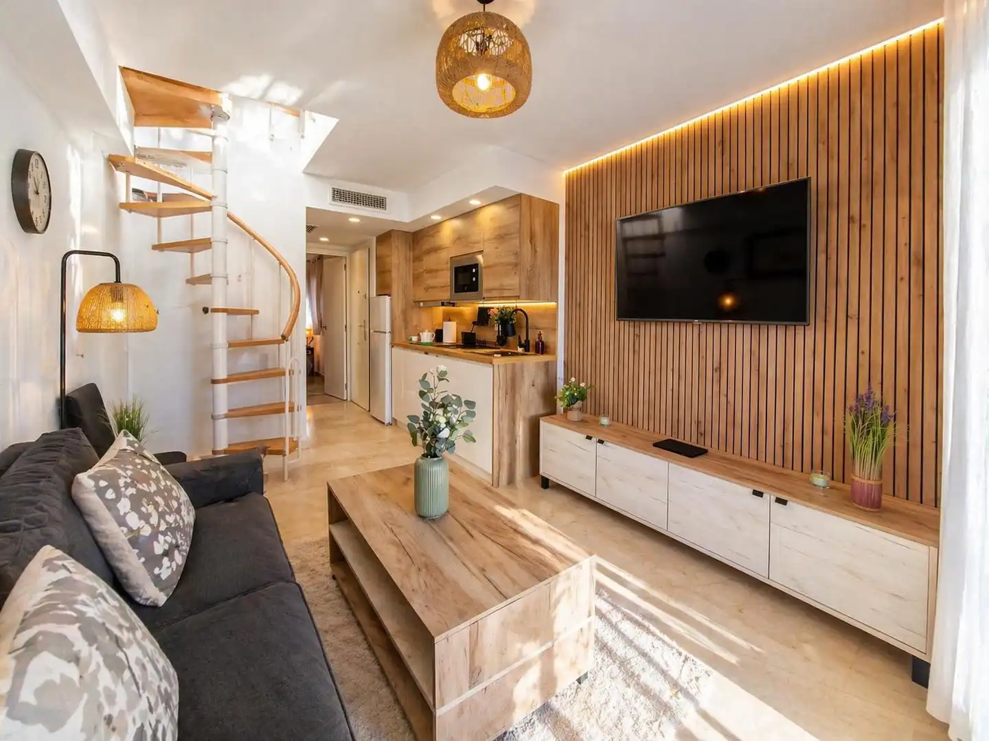 Wohnzimmer von Dachboden zum Verkauf in Benalmádena mit Klimaanlage, Heizung und Terrasse