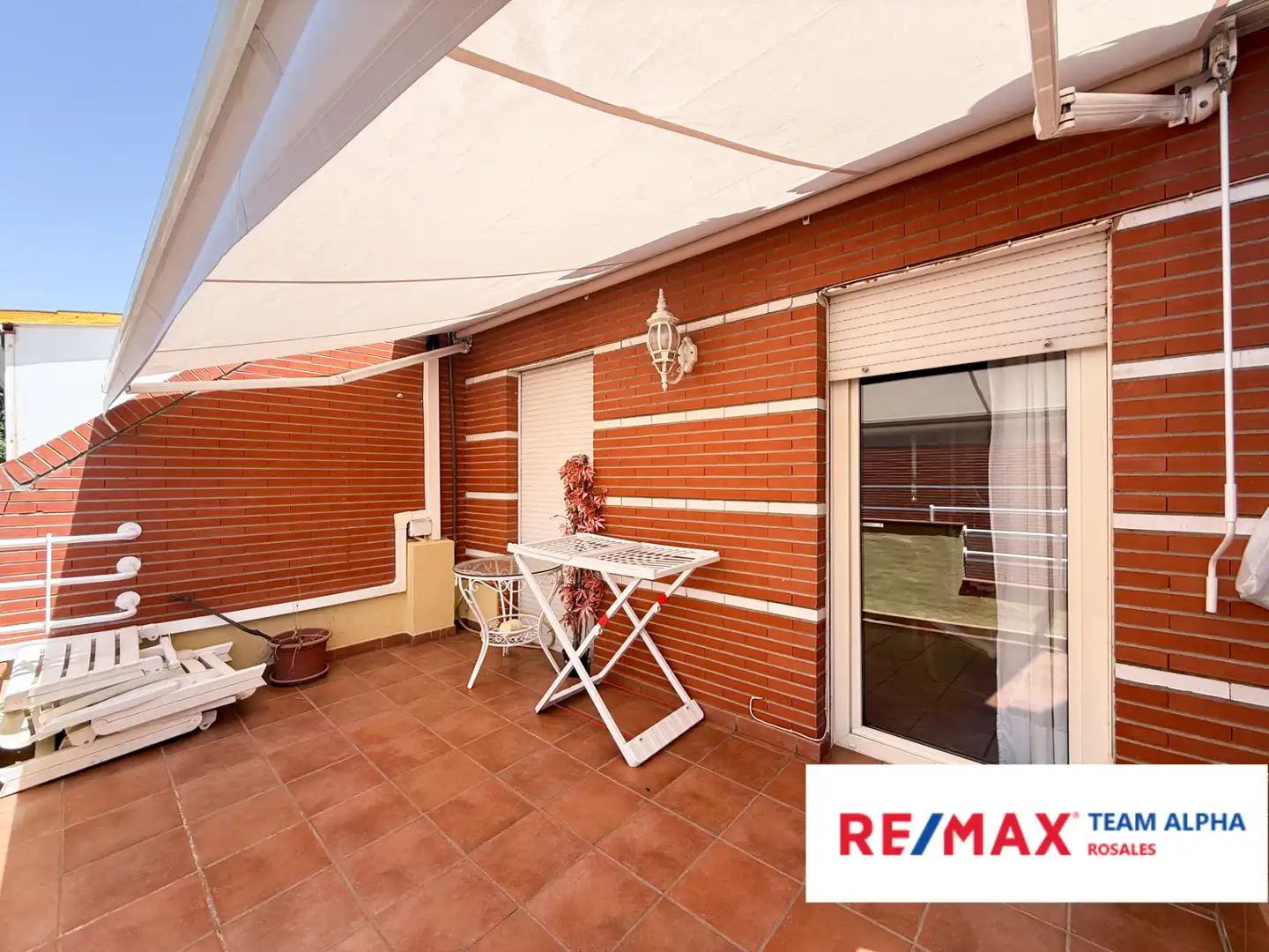 Terrassa de Casa o xalet en venda en Madrid amb Aire condicionat, Calefacció i Jardí privat