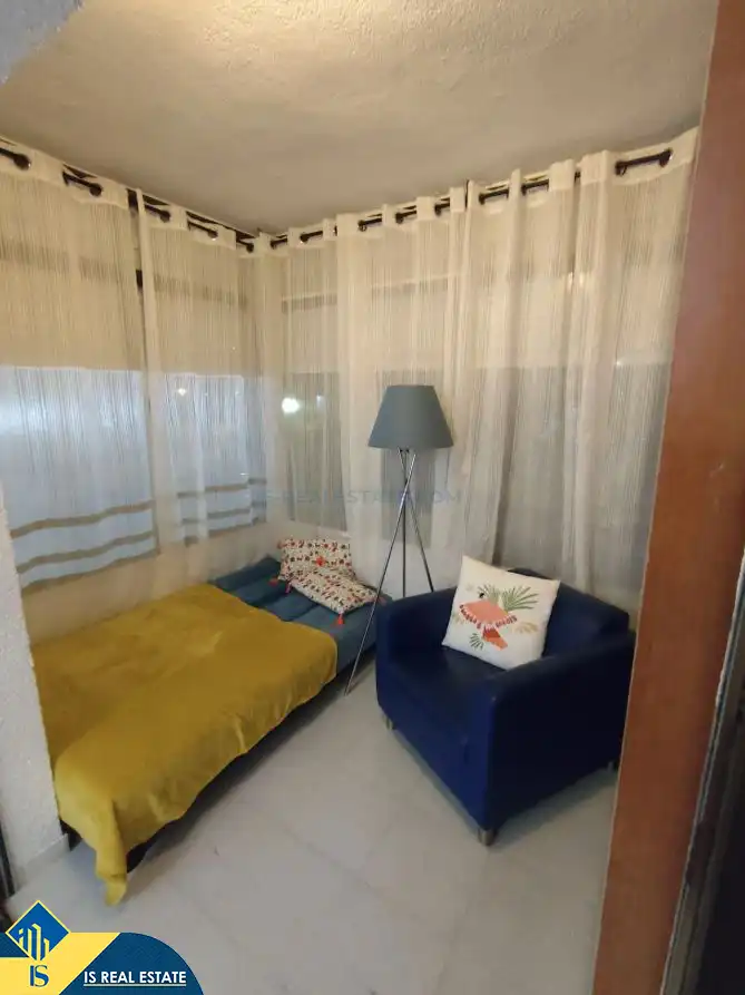 Habitación de Apartamento en venta en Torrevieja con Aire acondicionado, Calefacción y Terraza