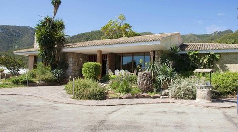 Villa exclusiva con dos residencias, piscinas y completas instalaciones deportivas en Favara, Valencia