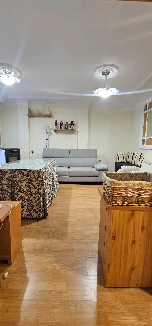 Sala de estar de Casa o chalet en venta en Churriana de la Vega con Trastero y Amueblado