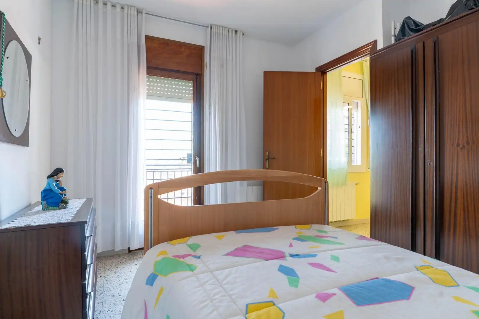 Habitación de Casa o chalet en venta en Olesa de Montserrat con Calefacción, Trastero y Piscina