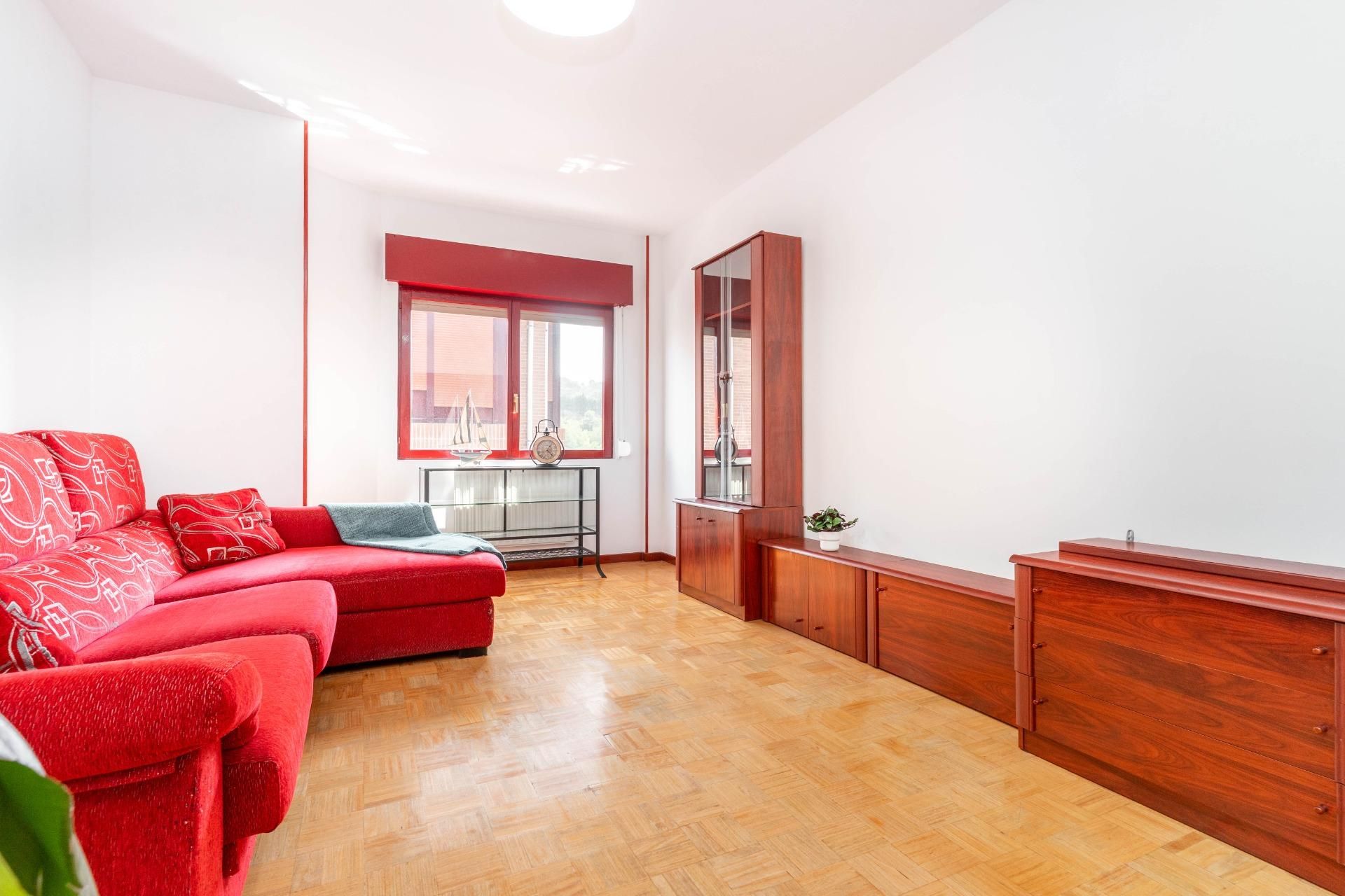 Sala de estar de Piso en venta en Oviedo  con Calefacción, Jardín privado y Terraza