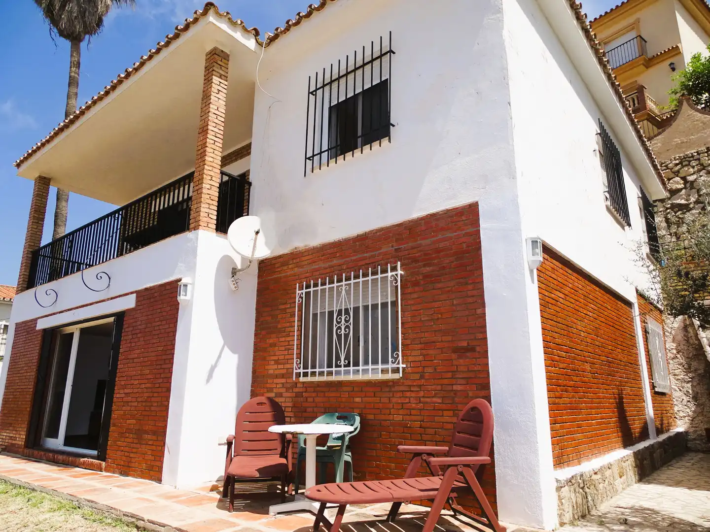 Vista exterior de Casa o chalet en venta en Rincón de la Victoria con Jardín privado y Amueblado