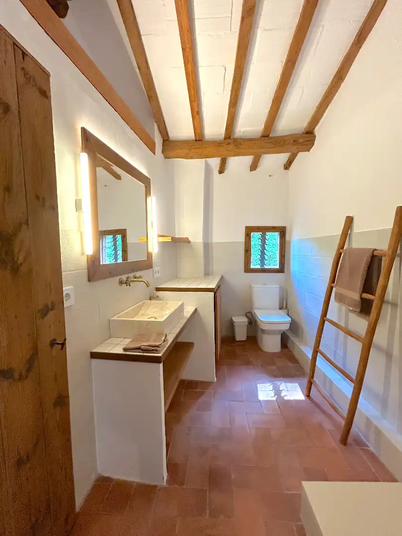 Bany de Finca rústica en venda en Borredà amb Calefacció, Jardí privat i Terrassa