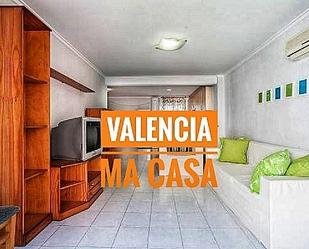 Bedroom of Flat to rent in  Valencia Capital  with Air Conditioner, Terrace and Balcony