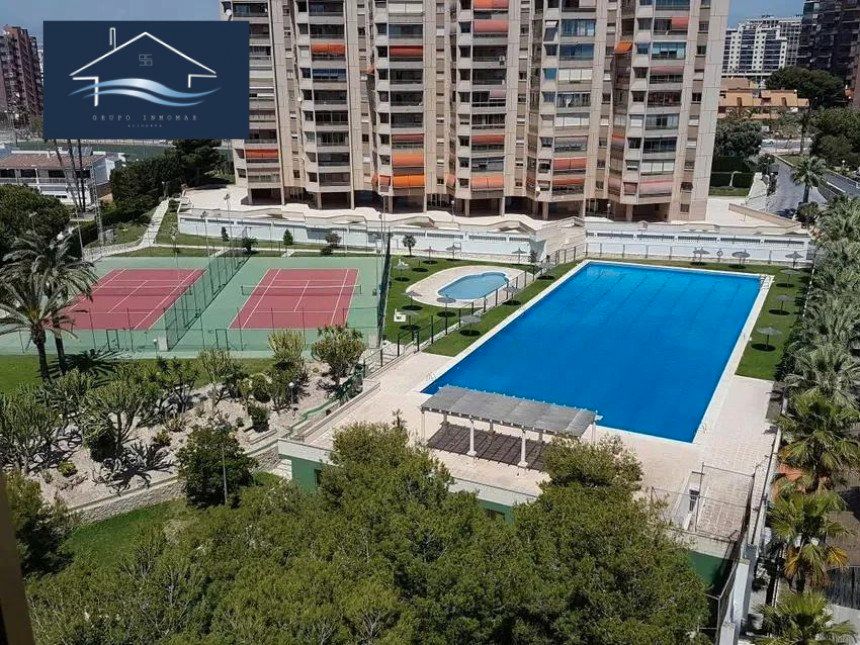 Piscina de Pis en venda en Alicante / Alacant amb Aire condicionat, Calefacció i Terrassa