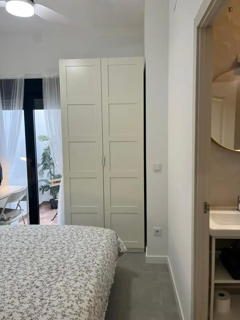 Habitación de Apartamento de alquiler en  Valencia Capital con Aire acondicionado, Amueblado y Horno