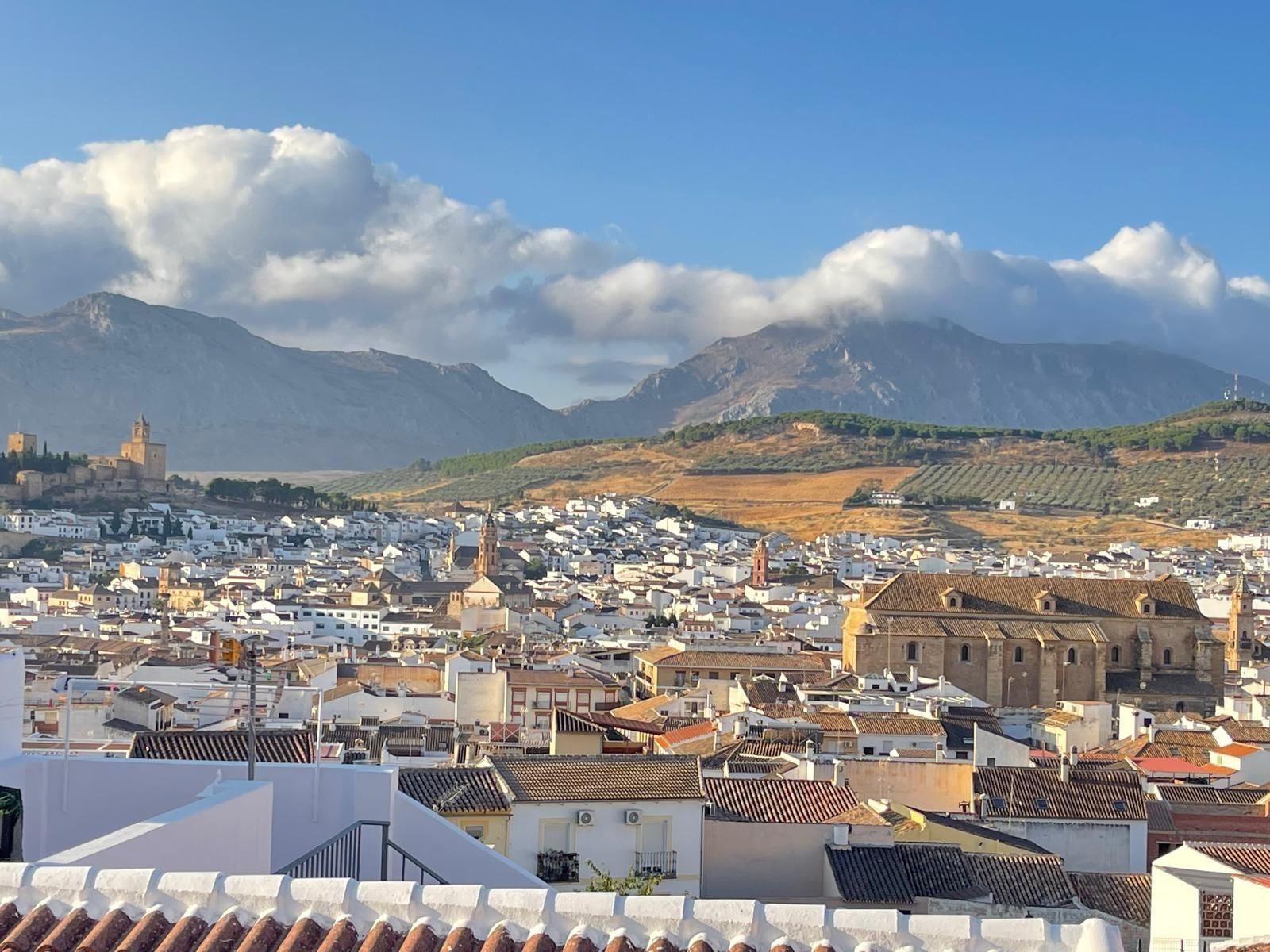 Vista exterior de Casa o xalet en venda en Antequera amb Terrassa, Traster i Balcó
