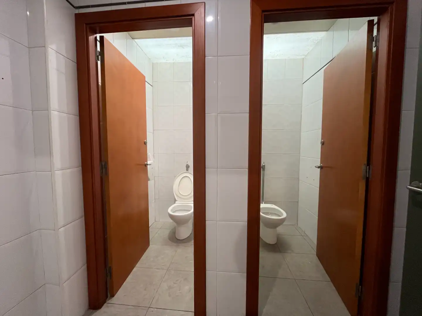 Badezimmer von Geschaftsraum zur Miete in Girona