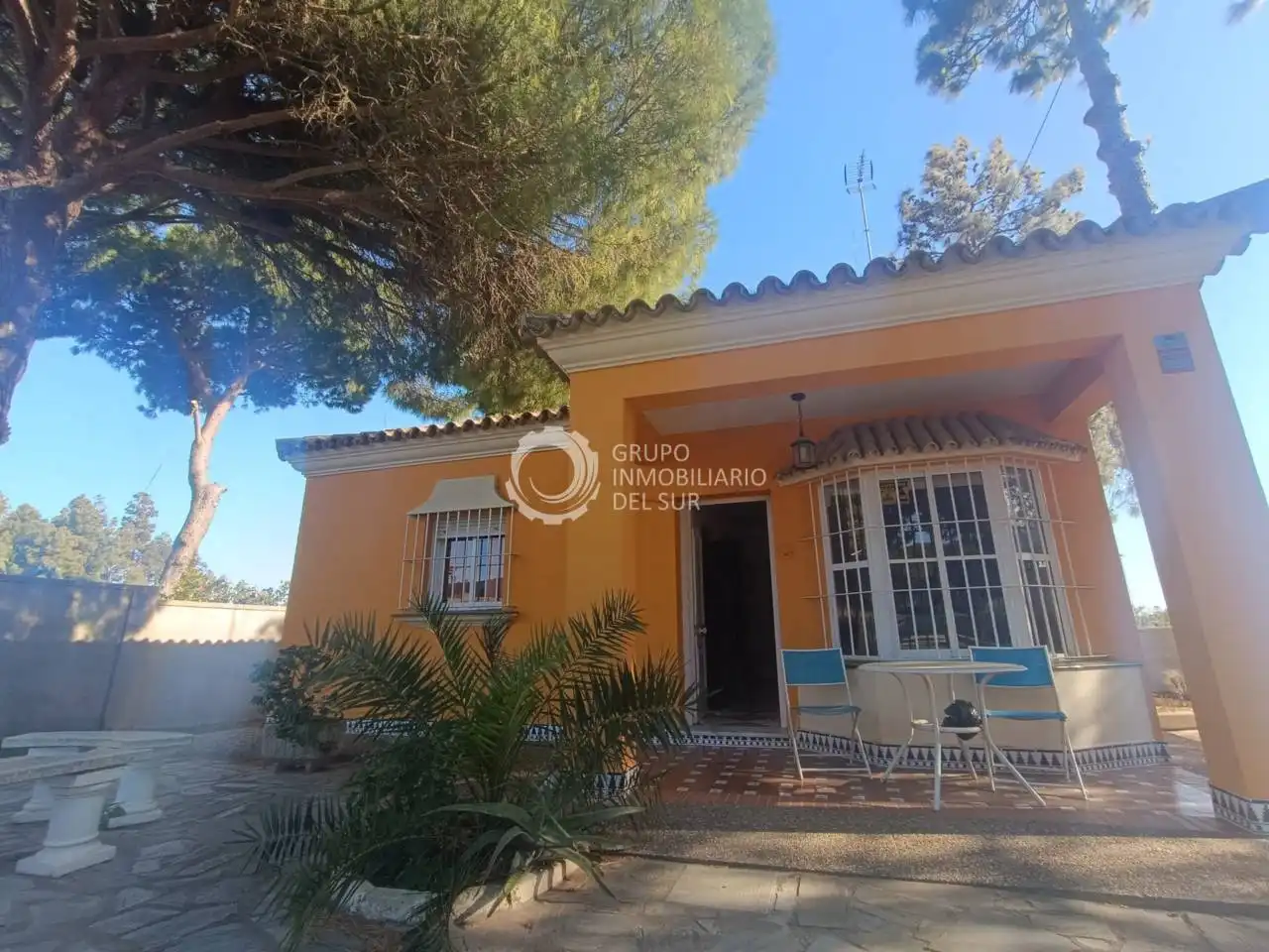 Vista exterior de Finca rústica en venda en Chiclana de la Frontera amb Aire condicionat, Jardí privat i Terrassa
