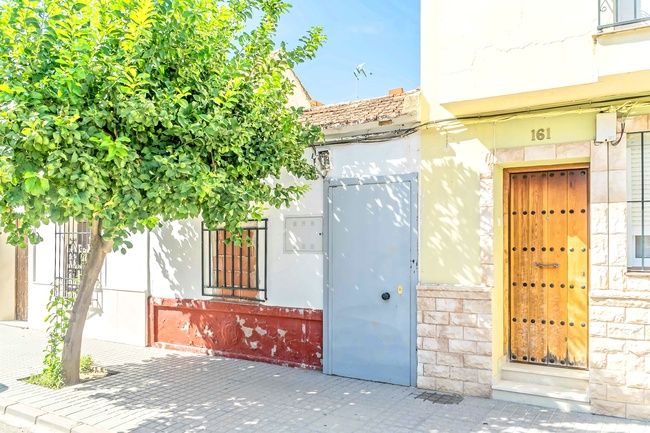 Vista exterior de Pis en venda en Palma del Río