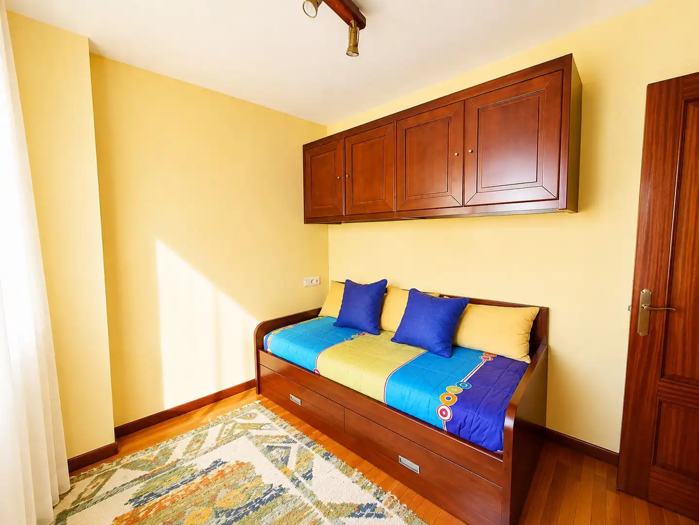 Habitación de Piso en venta en Oviedo  con Calefacción y Trastero