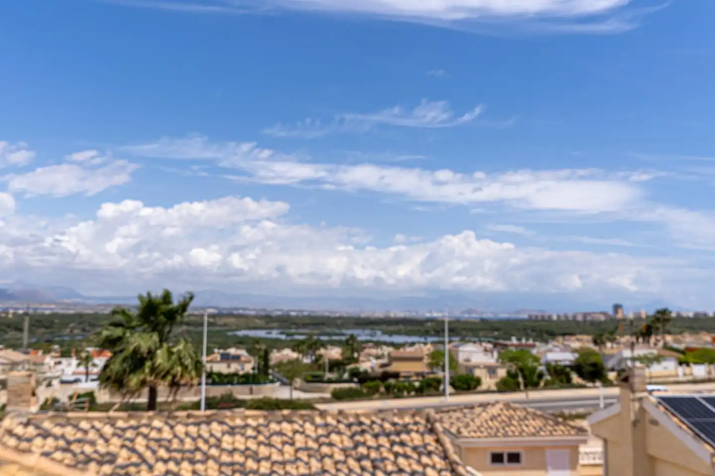 Außenansicht von Haus oder Chalet zum Verkauf in Santa Pola mit Klimaanlage, Privatgarten und Terrasse