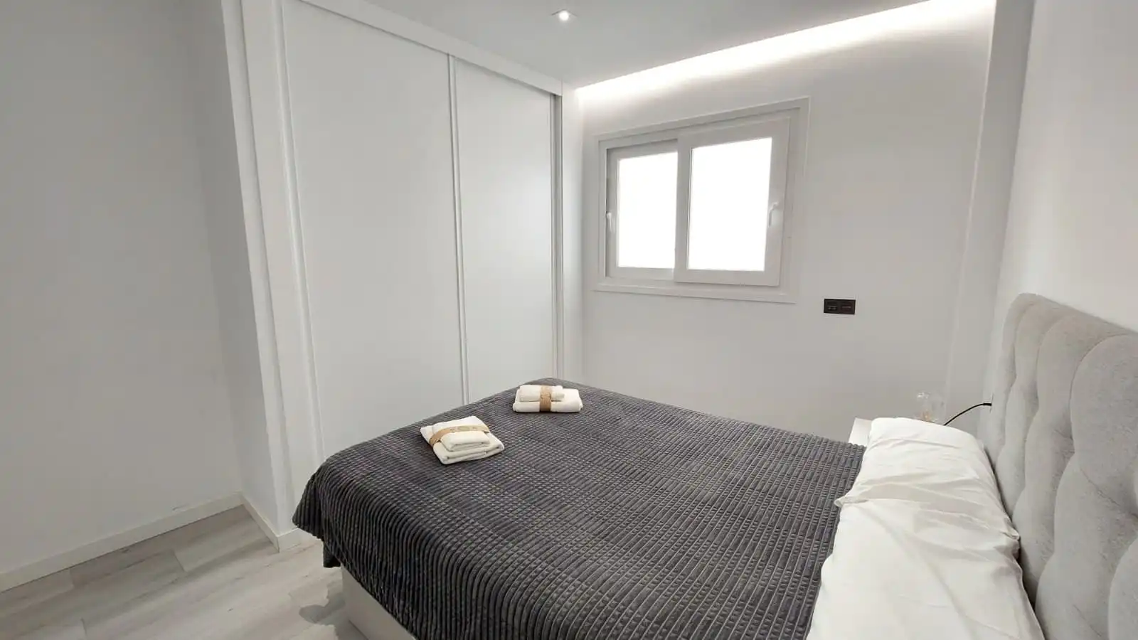 Bedroom of Apartments for sale in Fuengirola  with Air Conditioner, Heating and Terrace