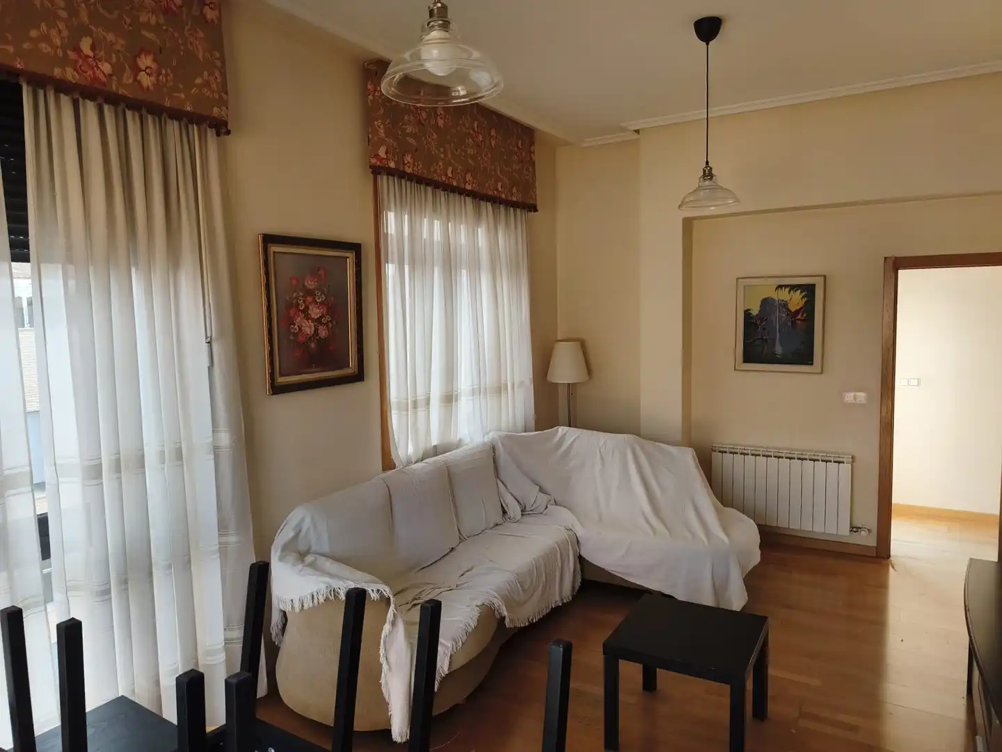 Sala de estar de Piso en venta en Arévalo con Calefacción, Terraza y Amueblado