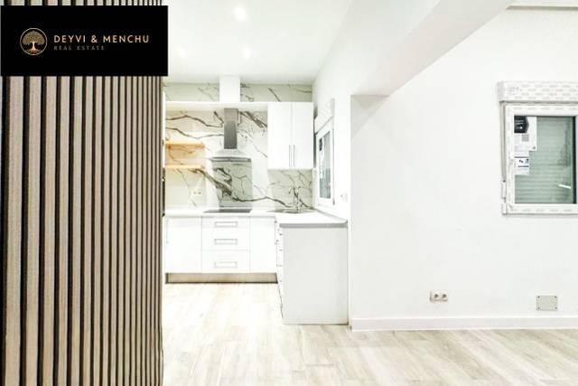 Piso en Venta en  ANTONIO FOLGUERAS en Palomeras Bajas