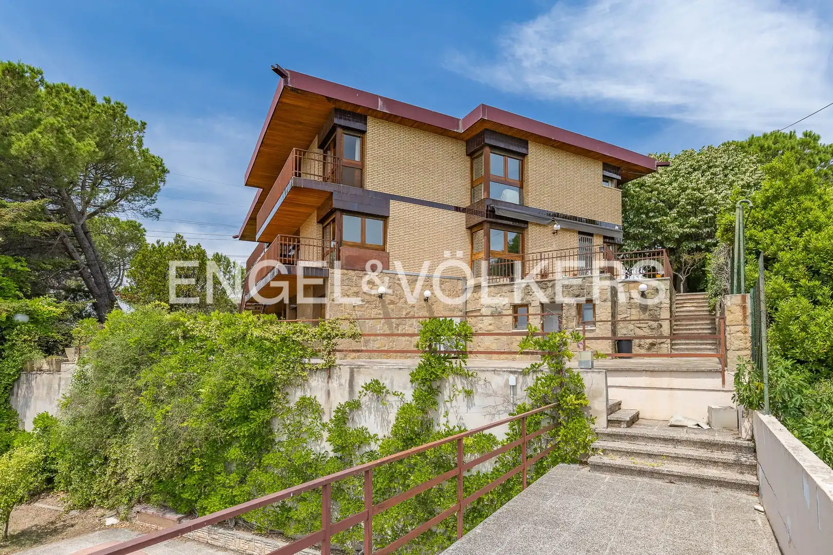 Vista exterior de Finca rústica en venda en Manresa amb Calefacció, Jardí privat i Terrassa