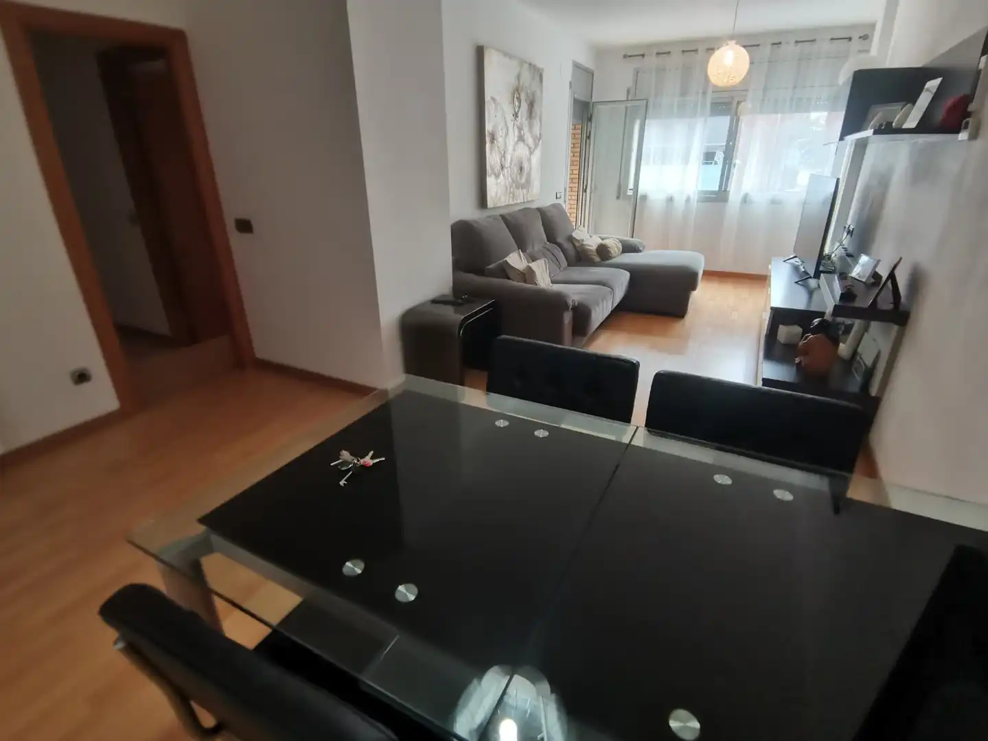 Sala de estar de Piso en venta en Molins de Rei con Calefacción, Parquet y Balcón
