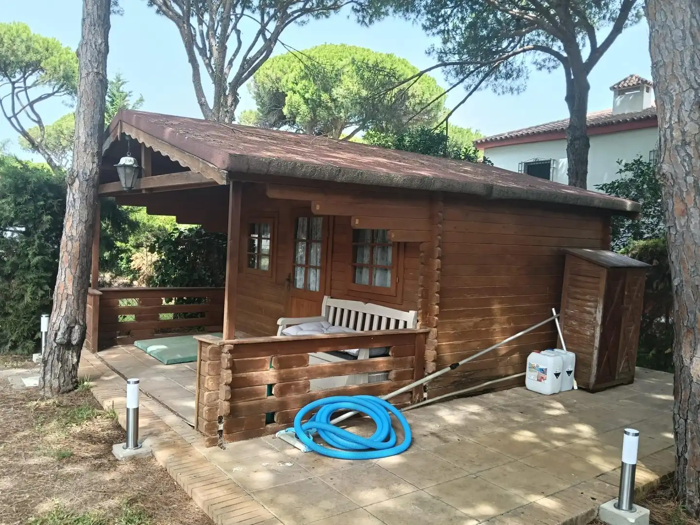 Vista exterior de Casa o xalet en venda en Conil de la Frontera amb Aire condicionat, Jardí privat i Terrassa