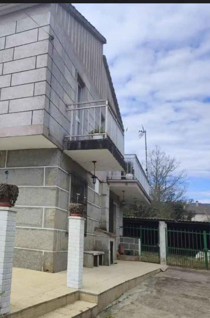 Exterior view of Houses for sale in Ourense Capital   with Heating, Terrace and Storage room