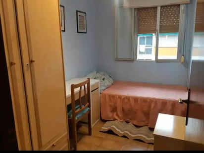 Bedroom of Flat to share in Cornellà de Llobregat  with Furnished and Washing machine