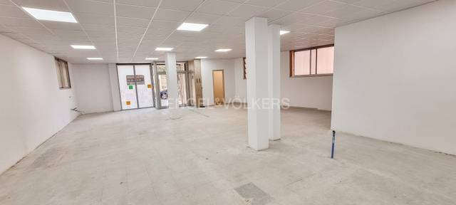 Local comercial en Alquiler en Estació de França