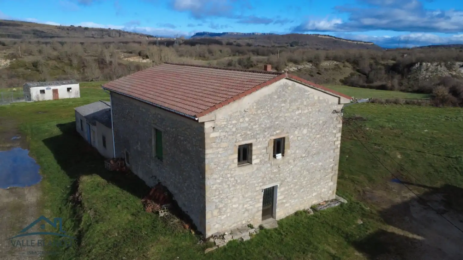 Vista exterior de Casa o chalet en venta en Valle de Valdebezana