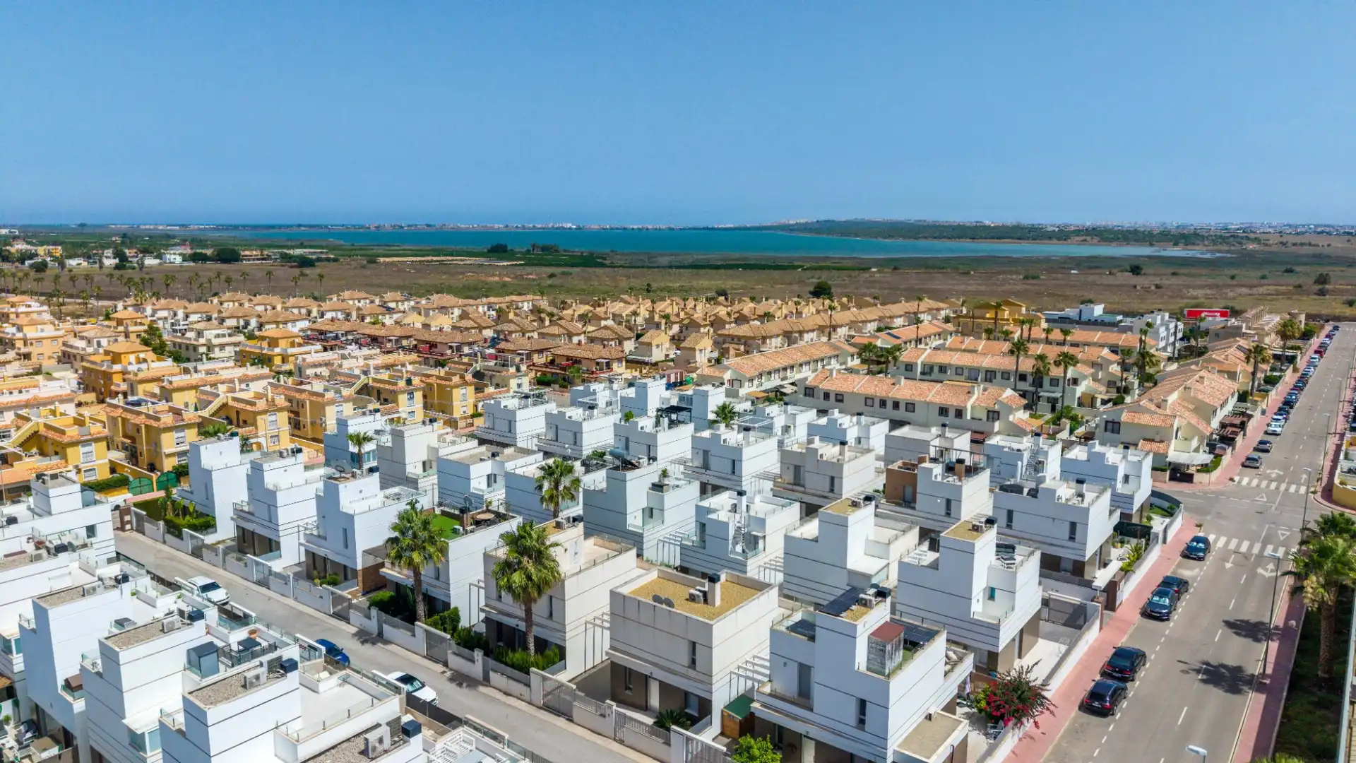 Vista exterior de Casa o xalet en venda en Rojales amb Aire condicionat, Terrassa i Piscina