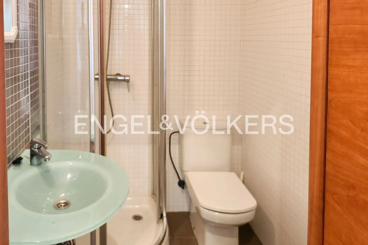 Baño de Piso de alquiler en Valencia con Aire acondicionado, Calefacción y Amueblado